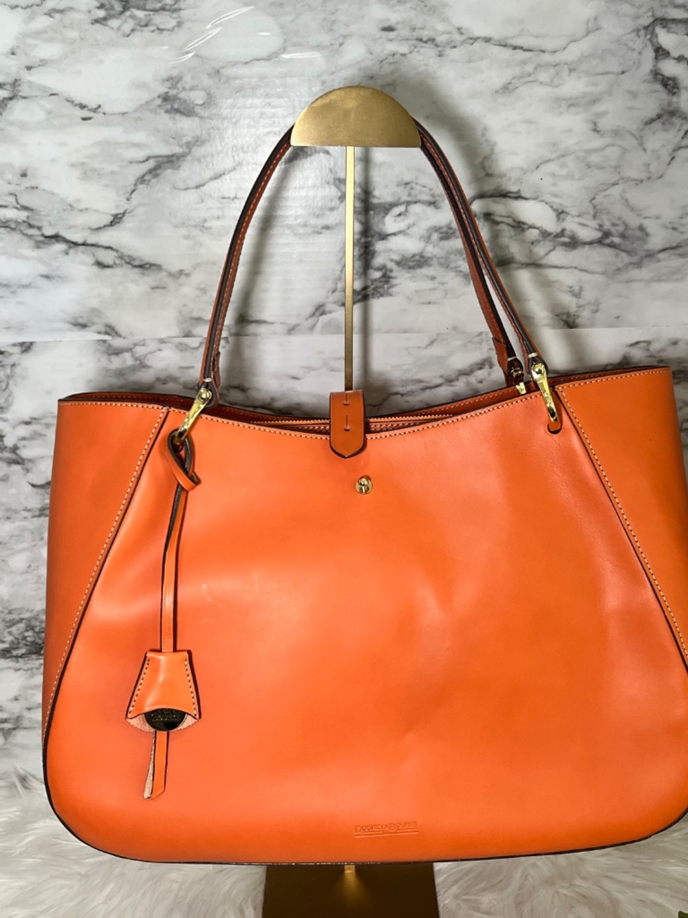 Dooney Bourke Alto Camilla - Picture 2 of 10